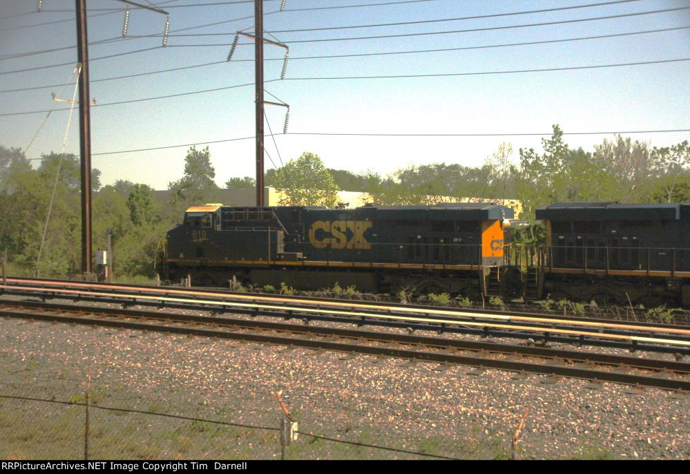 CSX 819 on unk EB (NB) freight